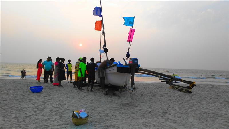 benaulim-outrigger-fishing-boat-goa-india