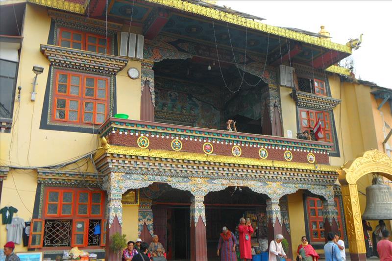 buddhist-temple-boudhanath-stupa-kathmandu-nepal