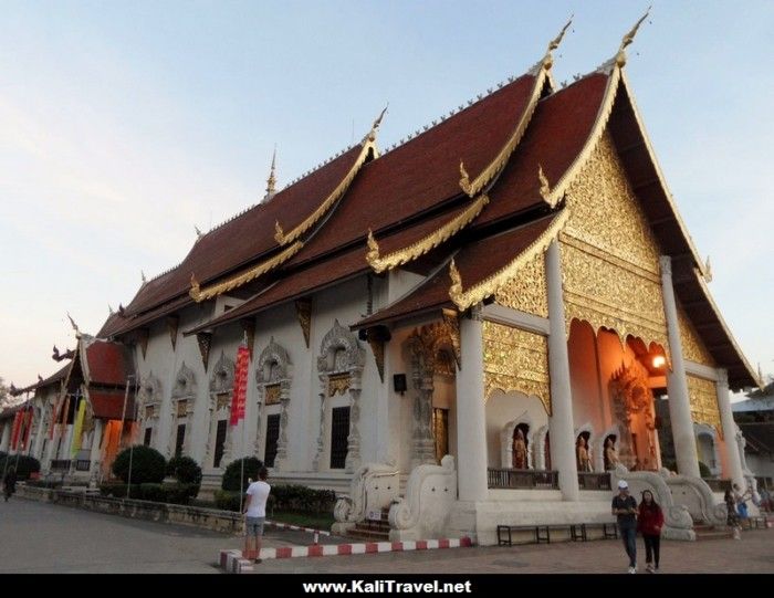 chiang_mai_wat_chedi_luang_temple_thailand
