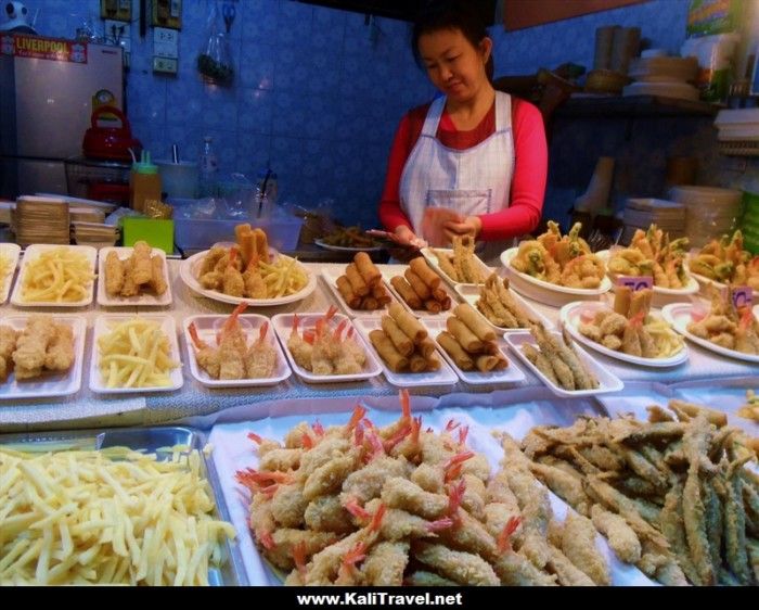 Food stall at the outdoor night market in Chiang Rai.