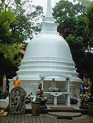 Stupa at Gangaramaya Temple.