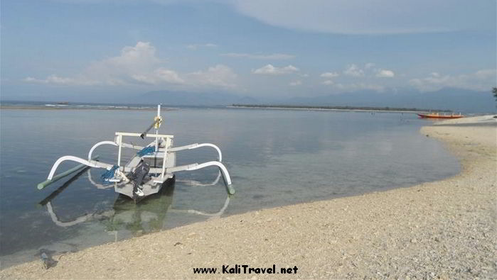 coral_beach_gili_meno_lombok_indonesia