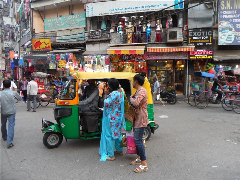 delhi-tuk-tuk-main-bazaar