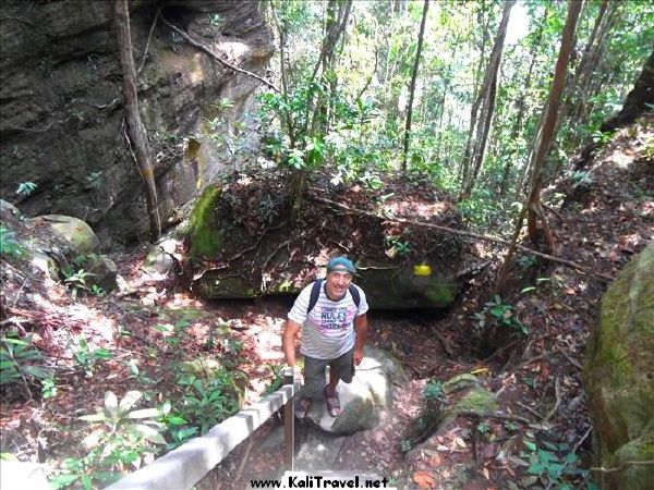 descent_pandan_kecil_beach_bako_sarawak_borneo