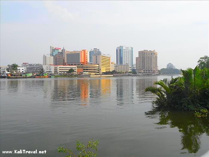 downtown_kuching_waterfront_docks_sarawak_river_borneo