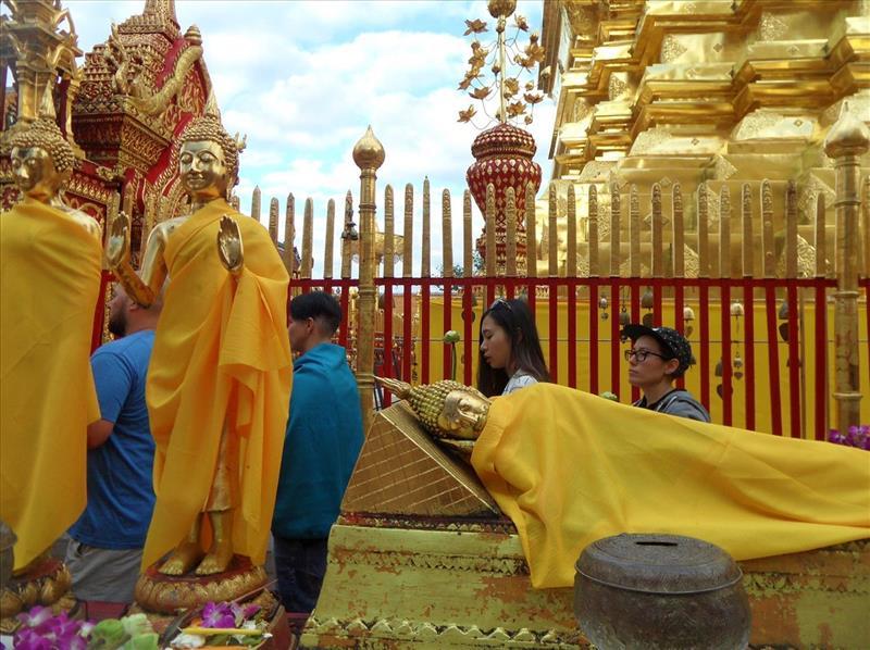 Golden Buddhas at Wat Doi Suthep Temple.