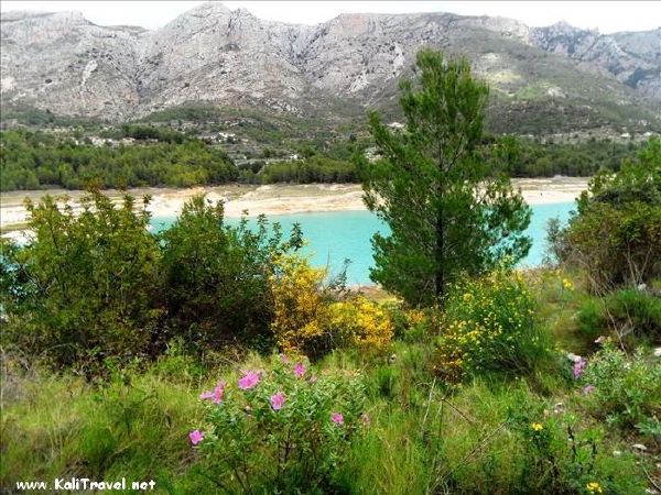 guadalest_reservoir_alicante_costa_blanca_spain