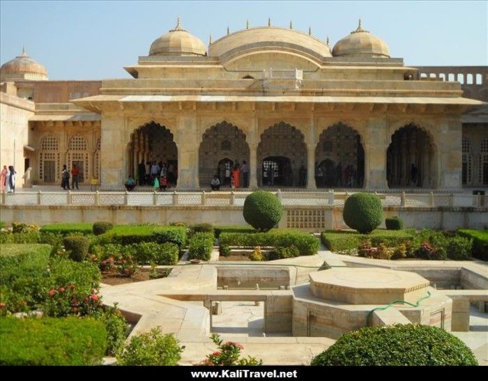 jaipur-gardens-amber-fort-india