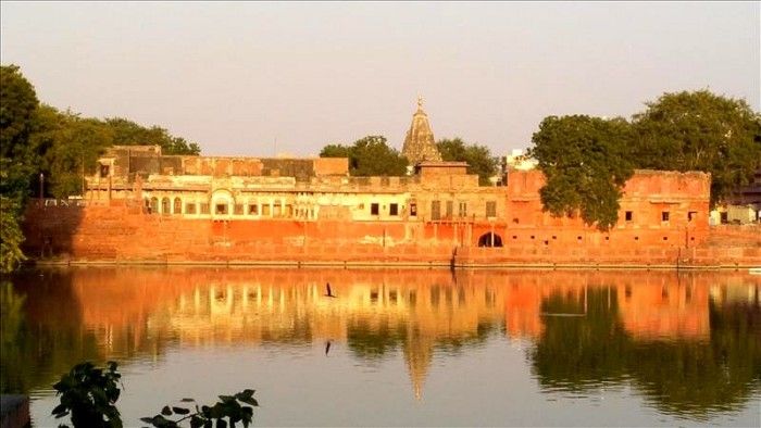 Jodhpur Lake and Temple, India.