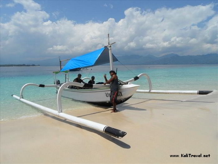 jukung_canoe_gili_meno_island_lombok_indonesia