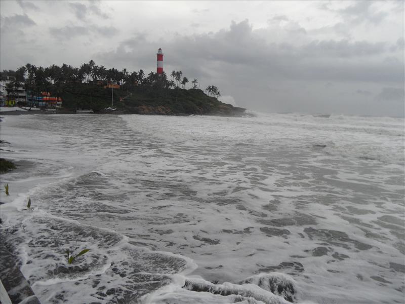 kovalam-lighthouse-beach-after-cyclone-kerala-india