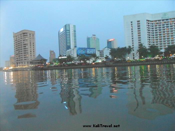 kuching_waterfront_sarawak_borneo