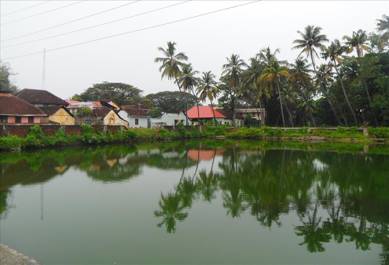 lagoon-gardens-dutch-palace-kochi-kerala-india