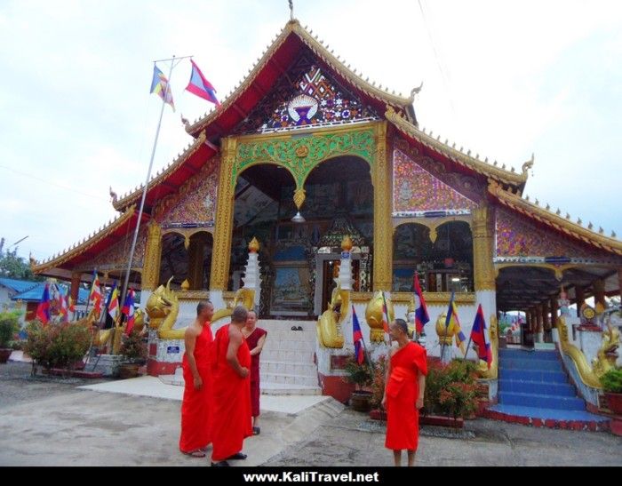 laos_vat_khome_khaou_maniratn_buddhist_temple_huay_xai_mekong_river
