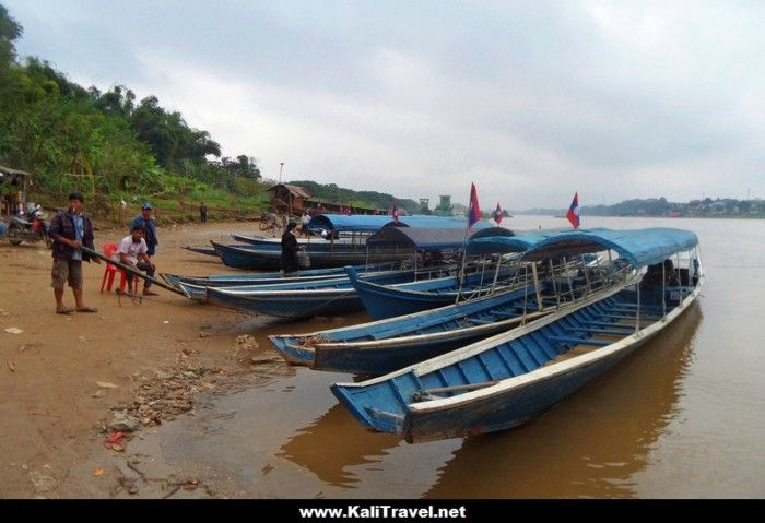 laotian_passenger_plank_boast_mekong_river_huay_xai