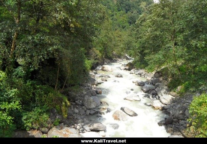 modi-river-nepal-ghandruk-landruk-nepal-hill-village-trek-annapurna