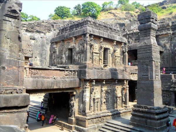 monolith-at-cave-temple-16-ellora-india