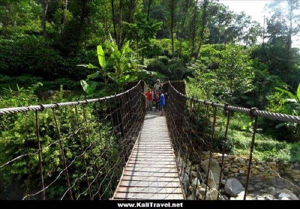 nepal-nayapul-bridge-poon-hill-trek