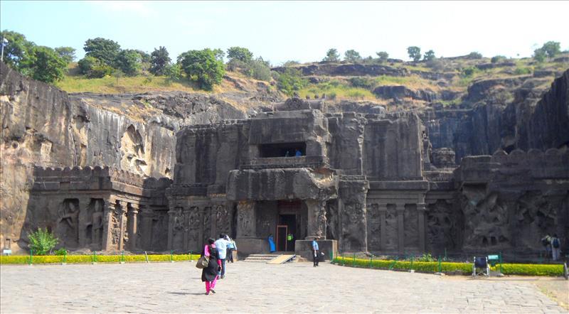 outside-cave-temple-16-ellora-india