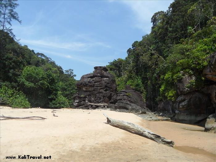 pandan_kecil_bako_beach_sarawak_borneo