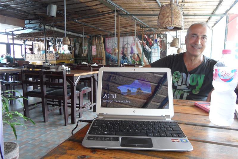 pokhara-nepal-mi-oficina-para-una-semana-rainbow-restaurant