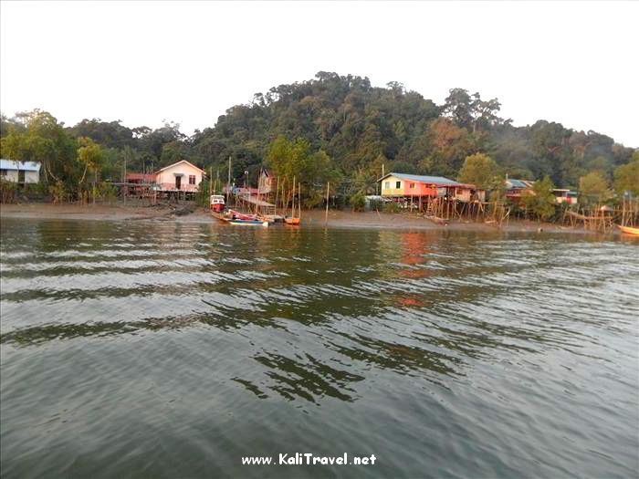 santubong_fishing_village_sarawak_borneo