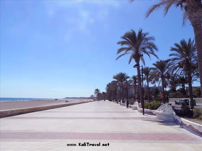 seafront_tramline_muchavista_beach_campello_costa_blanca_spain