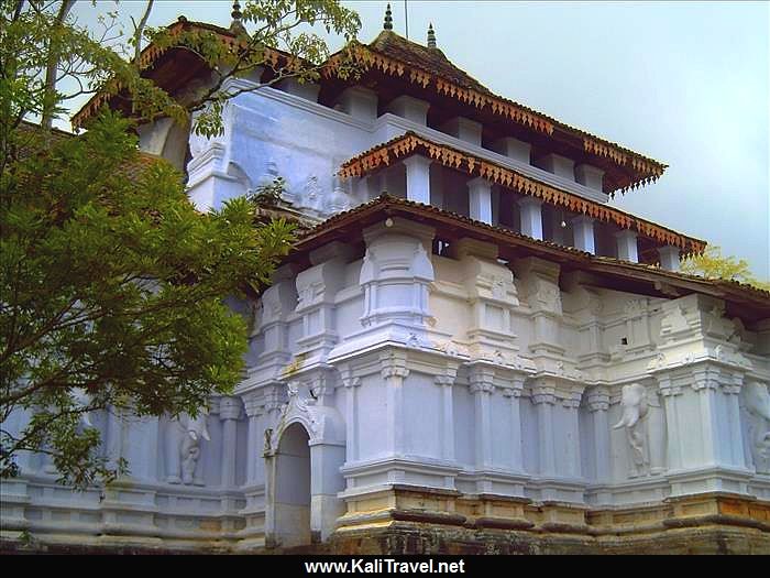 sri_lanka_lankathilaka_viharaya_buddhist_temple_kandy