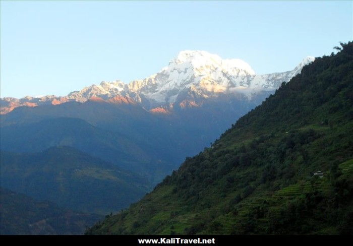 sunrise-tolka-hill-village-annapurna-trek-nepal