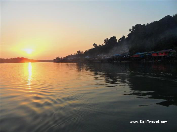 sunset_santubong_village_sarawak_borneo