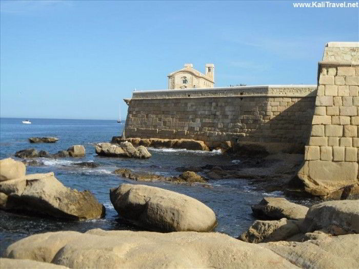 tabarca_walls_church_fort_mediterranean_island_spain