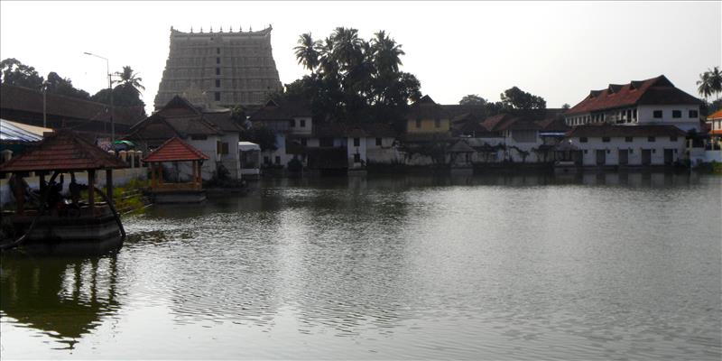 trivandrum-padmanabhaswamy-temple-kerala-india