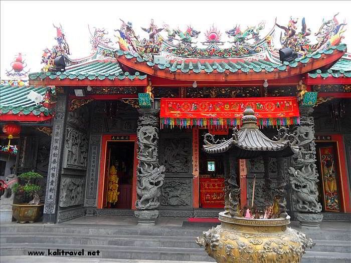 tua_pek_kong_chinese_temple_kuching_borneo