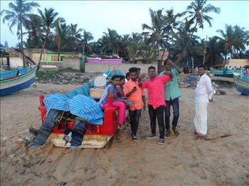 valiyathura-beach-trivandrum-fishing-folk-kerala-india