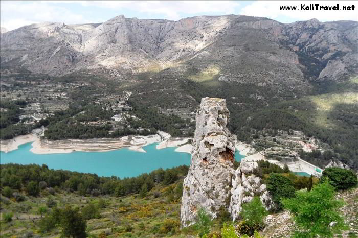 views_guadalest_reservoir_alicante_spain