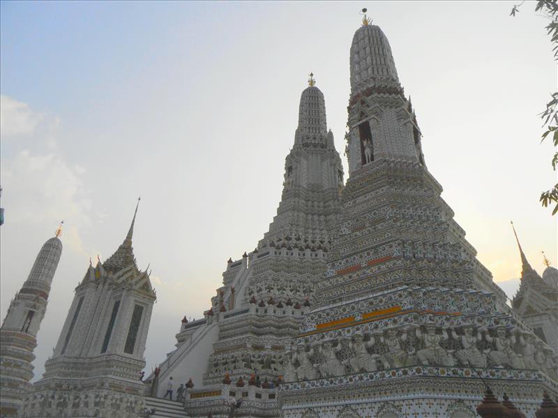 wat-arun-temple-bangkok-thailand