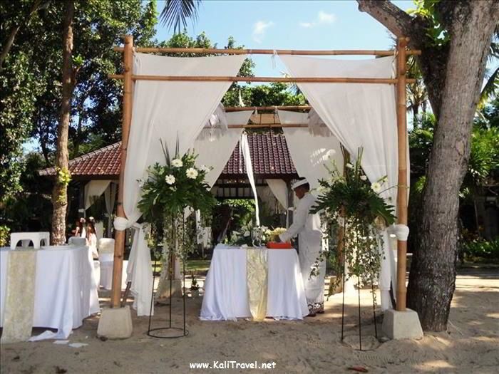 Wedding on Nua Dusa beach, Bali