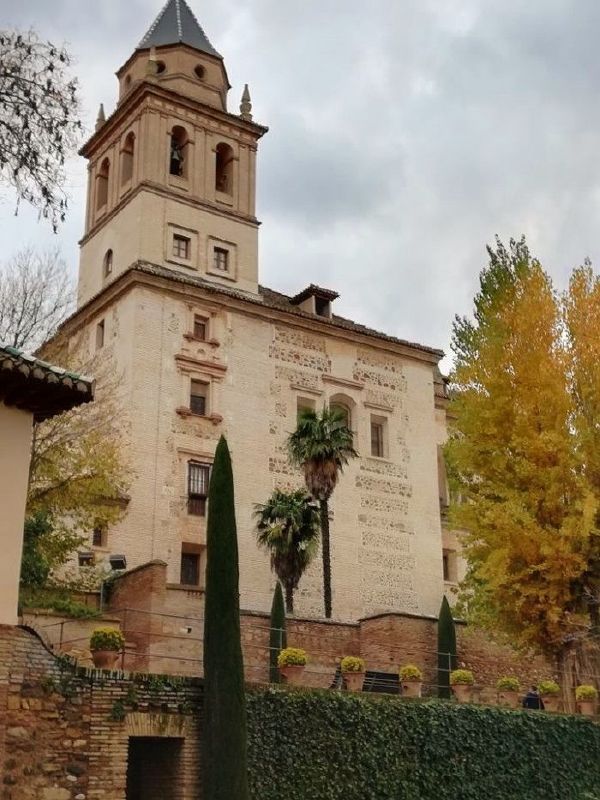 alhambra-palace-tower-granada-spain