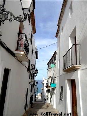 altea_back_street_seaview_costa_blanca_spain