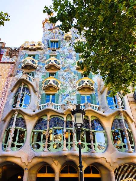 Frontal Casa Batló Gaudi arquitectura en Barcelona.