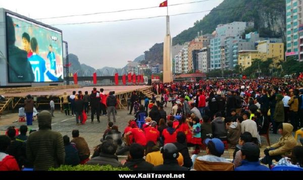 catba-town-football-screen-promenade--lan-ha-bay-halong-vietnam