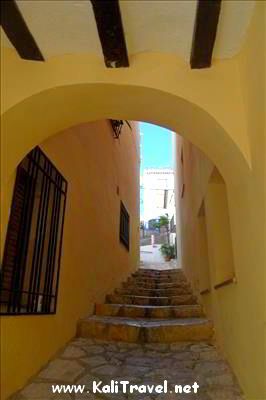 finestrat_village_archway