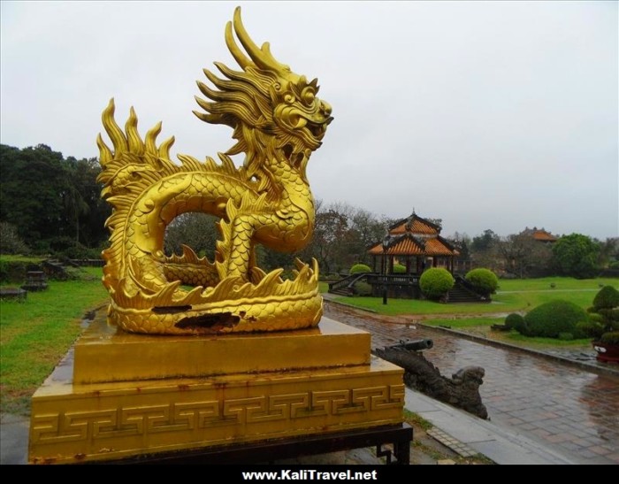 hue-golden-dragon-imperial-city-vietnam