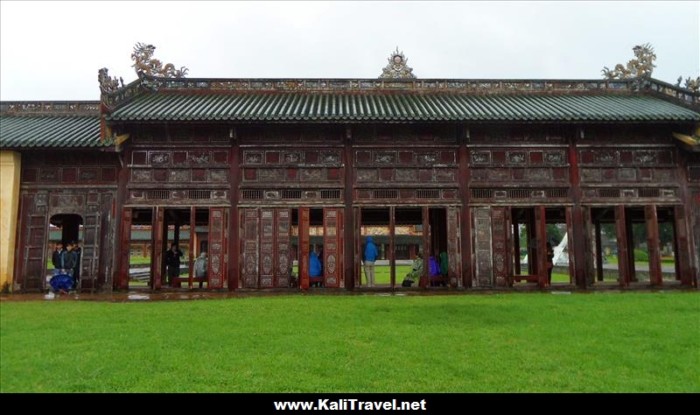 hue-imperial-city-hall-of-the-mandarins