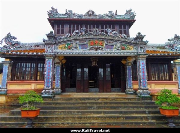 hue-imperial-city-royal-reading-pavilion-vietnam