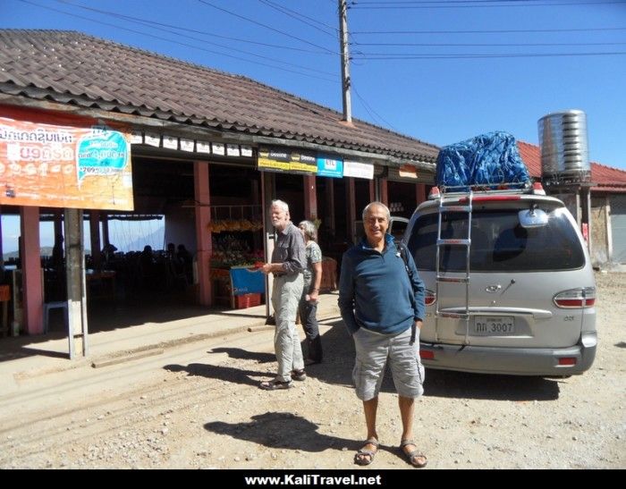 luang-prabang-to-phonsavan-mountain-road-restaurant-laos