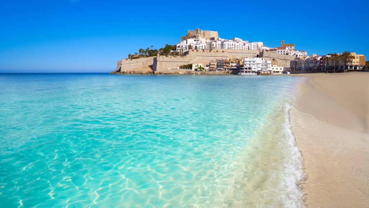 Peñíscola old town and Papa Luna castle above the Mediterranean Sea on Spain’s Costa del Azahar.