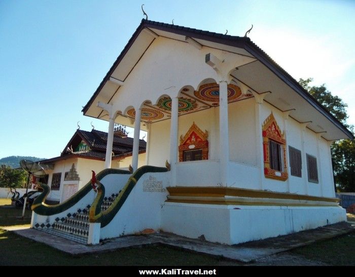 phonsavan-ban-napia-village-temple-laos