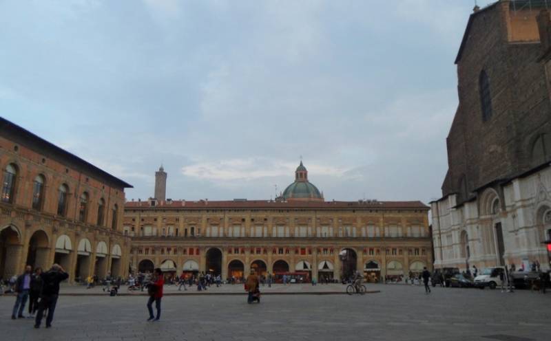 Piazza Maggiore in Bologna historical centre, Italy.