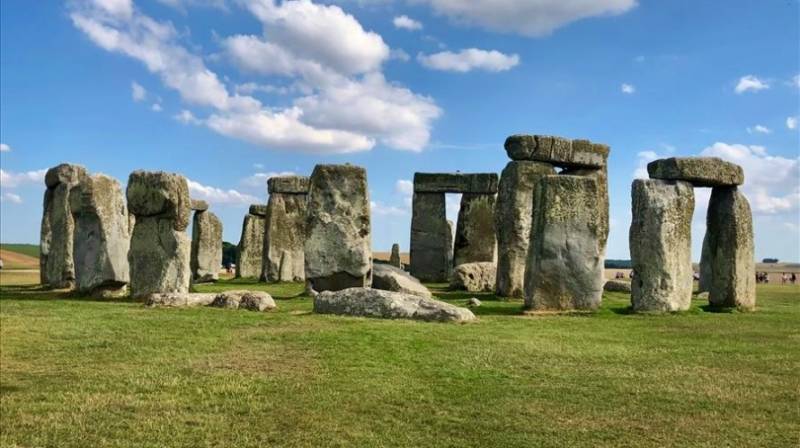 Stonehenge monolith circle on Salisbury Plain in Wiltshire, England.